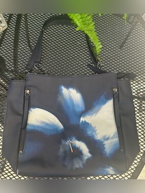Simply Vera Wang Cara Tote Bag Handbag Purse - Navy Surreal Bloom - Navy Blue